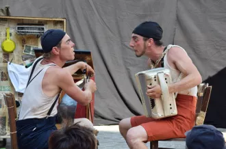 Théâtre de rue  - Isi & Là - Cie i.Si_Saint-Trojan-les-Bains