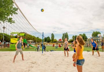 terrain de beach volley camping Airotel Oléron