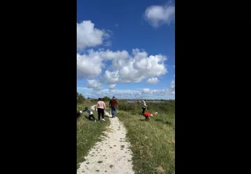 Atelier en famille  "Les explorateurs du marais" au Port des Salines_Le Grand-Village-Plage
