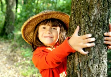 enfant arbre