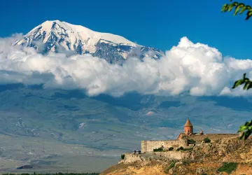 Vue du Mont Ararat avec le monastère de Khor Virap