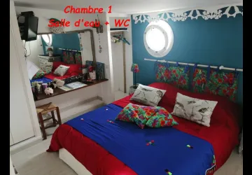 Les Volets Bleus_La Brée-les-Bains